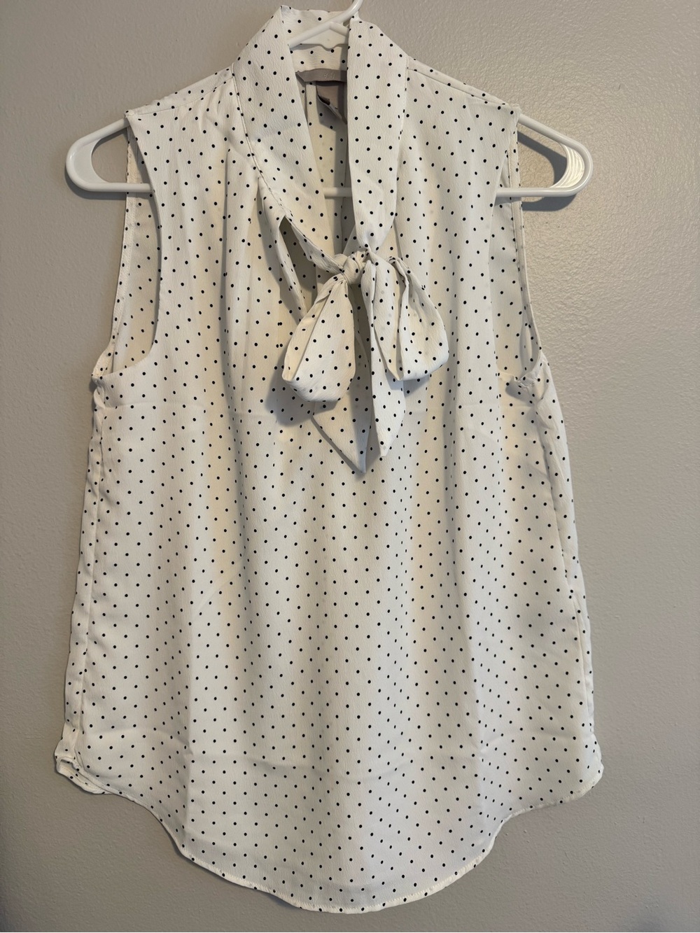 H&M White Polka Dot Tie-Neck Sleeveless Camisole